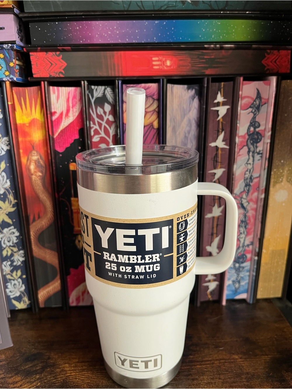 Yeti White Rambler 25 oz Mug with Handle and Straw Lid